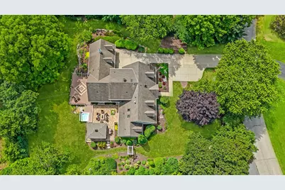 920  Madera Cir, Elm Grove, WI 53122 - Photo 37