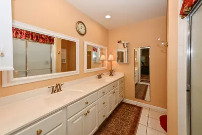 7213 W Mequon Square Dr, Mequon, WI 53092 - Photo 19