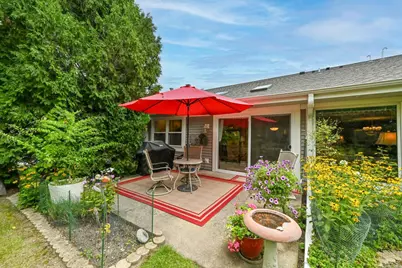 7213 W Mequon Square Dr, Mequon, WI 53092 - Photo 27