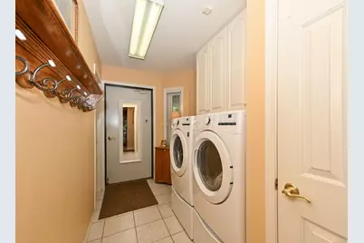 7213 W Mequon Square Dr, Mequon, WI 53092 - Photo 23