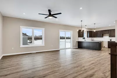 835  Crockett Dr, Holmen, WI 54636 - Photo 5