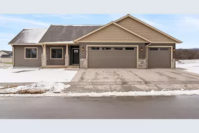 835  Crockett Dr, Holmen, WI 54636 - Photo 1