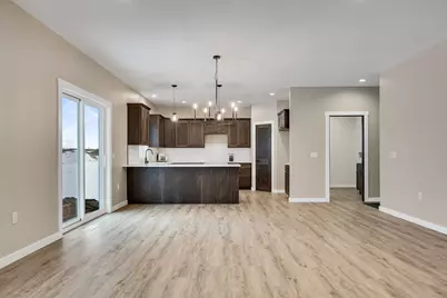 835  Crockett Dr, Holmen, WI 54636 - Photo 9