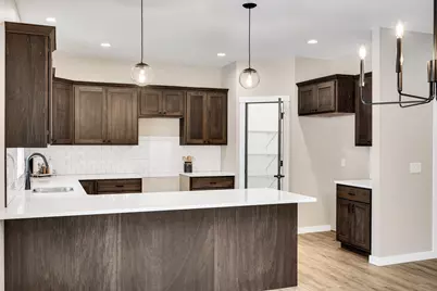 835  Crockett Dr, Holmen, WI 54636 - Photo 11