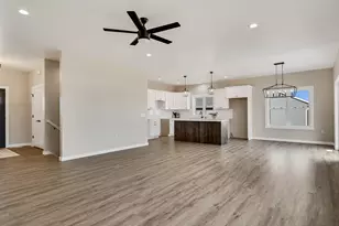 845 Crockett Dr, Holmen, WI 54636 - Photo 11