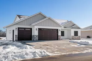 845 Crockett Dr, Holmen, WI 54636 - Photo 3