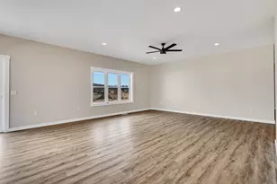 845 Crockett Dr, Holmen, WI 54636 - Photo 13