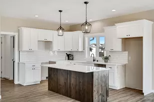 845 Crockett Dr, Holmen, WI 54636 - Photo 7