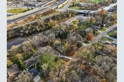 5686 N River Forest Dr, Glendale, WI 53209 - Photo 3