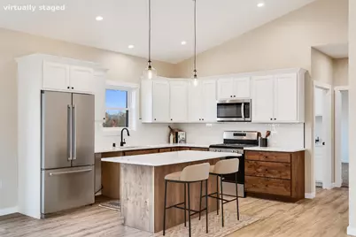 935  Crockett Dr, Holmen, WI 54636 - Photo 9