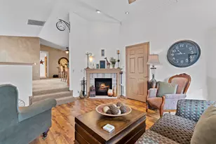 6955 S Rolling Meadows Ct, Oak Creek, WI 53154 - Photo 5