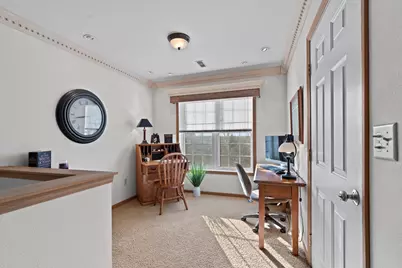 6955 S Rolling Meadows Ct, Oak Creek, WI 53154 - Photo 9