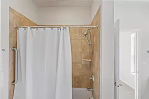 W178N11384 Island View Ct, Germantown, WI 53022 - Photo 25