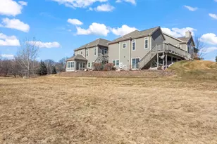 W178N11384 Island View Ct, Germantown, WI 53022 - Photo 5