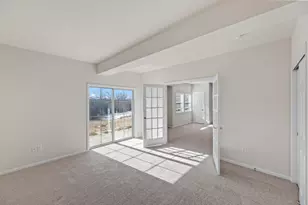 W178N11384 Island View Ct, Germantown, WI 53022 - Photo 35