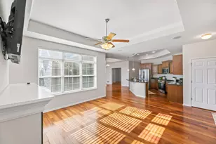 W178N11384 Island View Ct, Germantown, WI 53022 - Photo 9