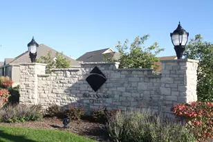 W178N11384 Island View Ct, Germantown, WI 53022 - Photo 45