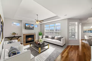 W178N11384 Island View Ct, Germantown, WI 53022 - Photo 7