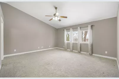 4066 W Whispering Ridge Pass, Franklin, WI 53132 - Photo 11