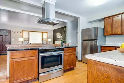 813 N Moreland Blvd, Waukesha, WI 53188 - Photo 9