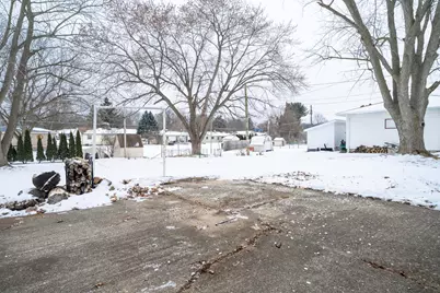 813 N Moreland Blvd, Waukesha, WI 53188 - Photo 29