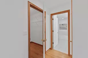 10736 N Essex Ct, Mequon, WI 53092 - Photo 17