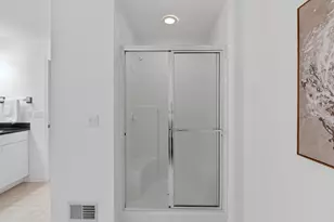 10736 N Essex Ct, Mequon, WI 53092 - Photo 19