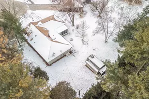 2864 N Apache Rd, Sheboygan, WI 53083 - Photo 5