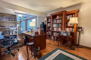 2525 S Shore Dr, Milwaukee, WI 53207 - Photo 25