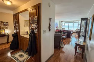 2525 S Shore Dr, Milwaukee, WI 53207 - Photo 11