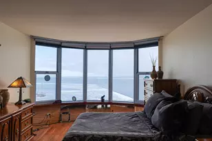 2525 S Shore Dr, Milwaukee, WI 53207 - Photo 5