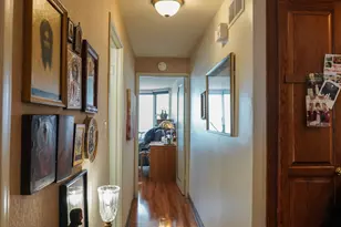 2525 S Shore Dr, Milwaukee, WI 53207 - Photo 17