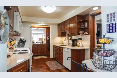 2525 S Shore Dr #22F, Milwaukee, WI 53207 - Photo 15