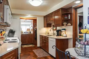 2525 S Shore Dr, Milwaukee, WI 53207 - Photo 15