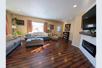 813 N Water St, Watertown, WI 53098 - Photo 3