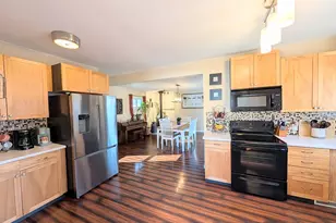 813 N Water St, Watertown, WI 53098 - Photo 9