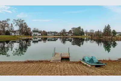 337  Sand Hill Ln, Dousman, WI 53118 - Photo 5