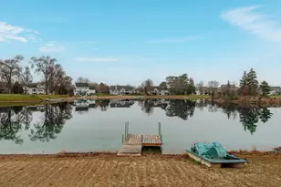 337 Sand Hill Ln, Dousman, WI 53118 - Photo 5