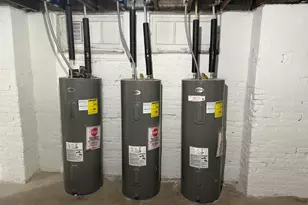 2707 W Highland Blvd, Milwaukee, WI 53208 - Photo 41