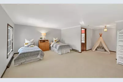 2305 W County Line Rd, River Hills, WI 53217 - Photo 25