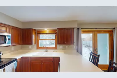 1210  Oak Ave, Onalaska, WI 54650 - Photo 11