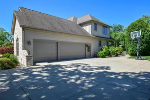 15245 W Woodland Dr, New Berlin, WI 53151 - Photo 61