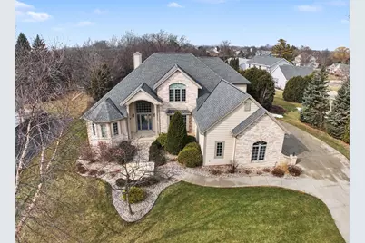 15245 W Woodland Dr, New Berlin, WI 53151 - Photo 3