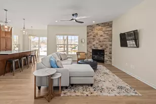 W207N17393 Parkview Dr, Jackson, WI 53037 - Photo 7