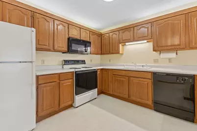 1680  96th St #7, Sturtevant, WI 53177 - Photo 11