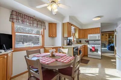 17685  Evergreen Ct, Brookfield, WI 53045 - Photo 9