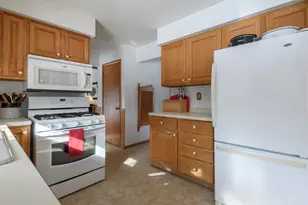 17685 Evergreen Ct, Brookfield, WI 53045 - Photo 11