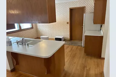 6106 S 121st St, Hales Corners, WI 53130 - Photo 5