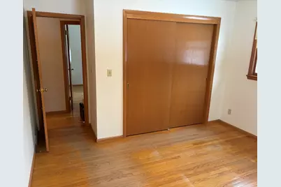 6106 S 121st St, Hales Corners, WI 53130 - Photo 7