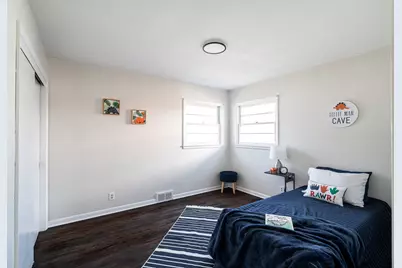 3739 N 97th Pl, Milwaukee, WI 53222 - Photo 9